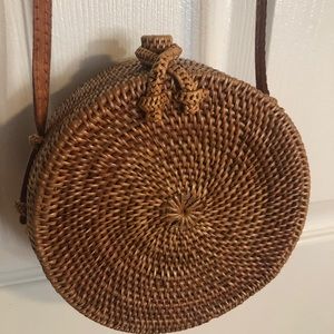 Super cute basket bag with long strap
